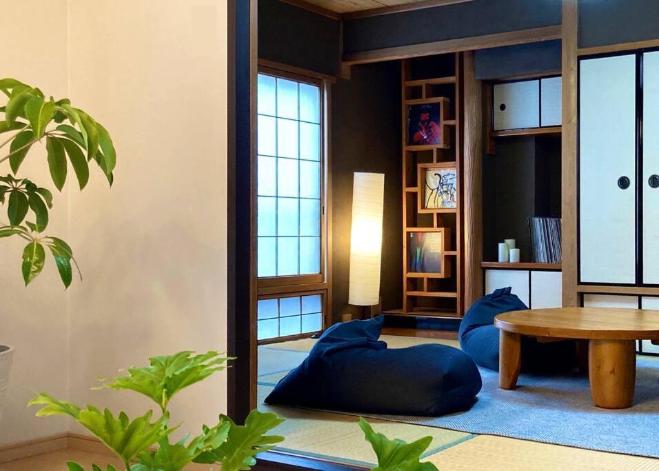 Roundabout Osaka Apartment Bagian luar foto